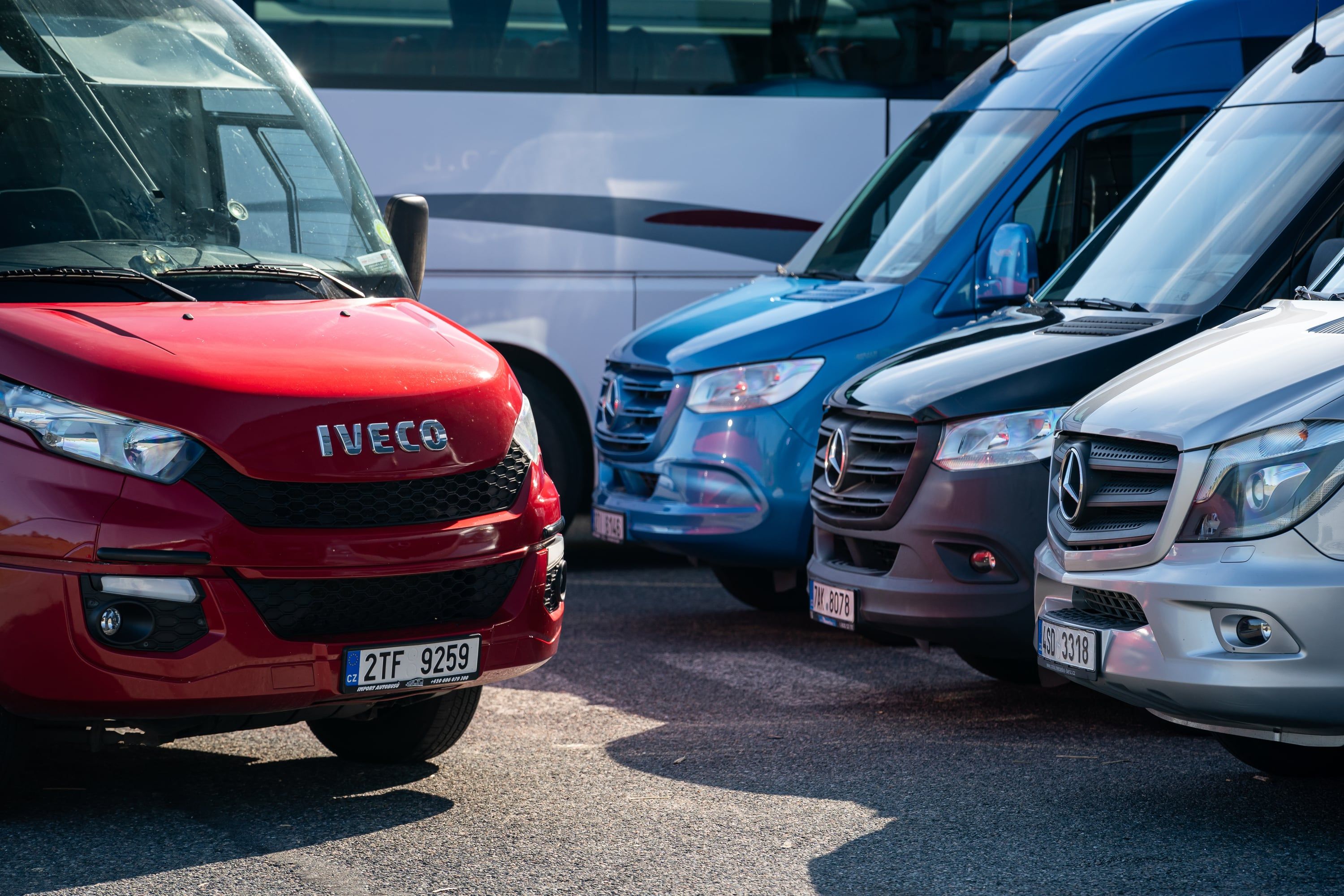 Čistý interiér autobusu